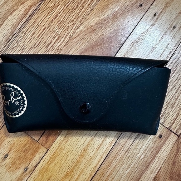 Ray-Ban aviator sunglasses - Picture 3 of 3